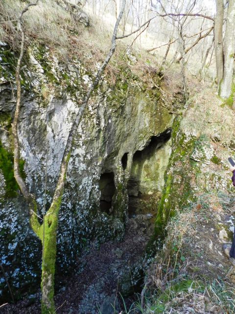 Miškotova jama z naravnim mostom