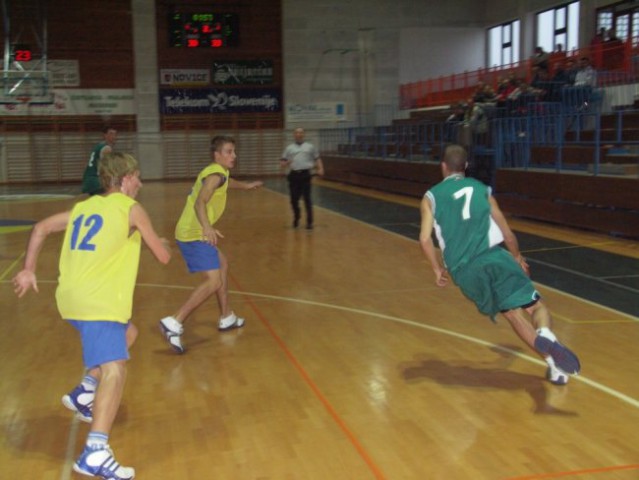 Mladi 2005-11-06 mladinci vs. Pivovarna ... - foto
