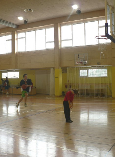 2009-03 predstavitev košarke po šolah - foto