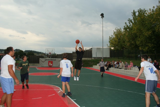2009-09--40 let košarke - foto