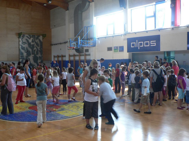 2009-09 košarkarji pri učencih OŠ Hruševec Še - foto