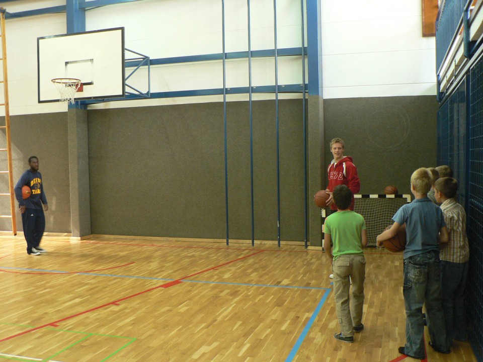 2009-09 košarkarji pri učencih OŠ Slivnica pr - foto povečava