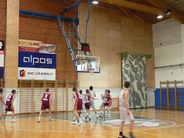 2010-04 mednarodno košarkarsko druženje - foto