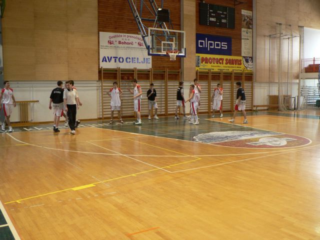 2010-04 mednarodno košarkarsko druženje - foto