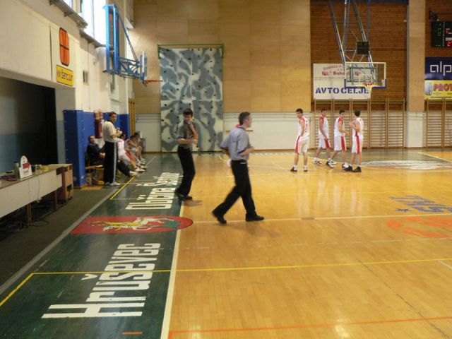2010-04 mednarodno košarkarsko druženje - foto