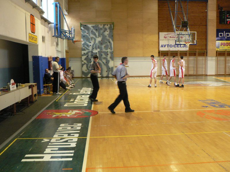 2010-04 mednarodno košarkarsko druženje - foto povečava