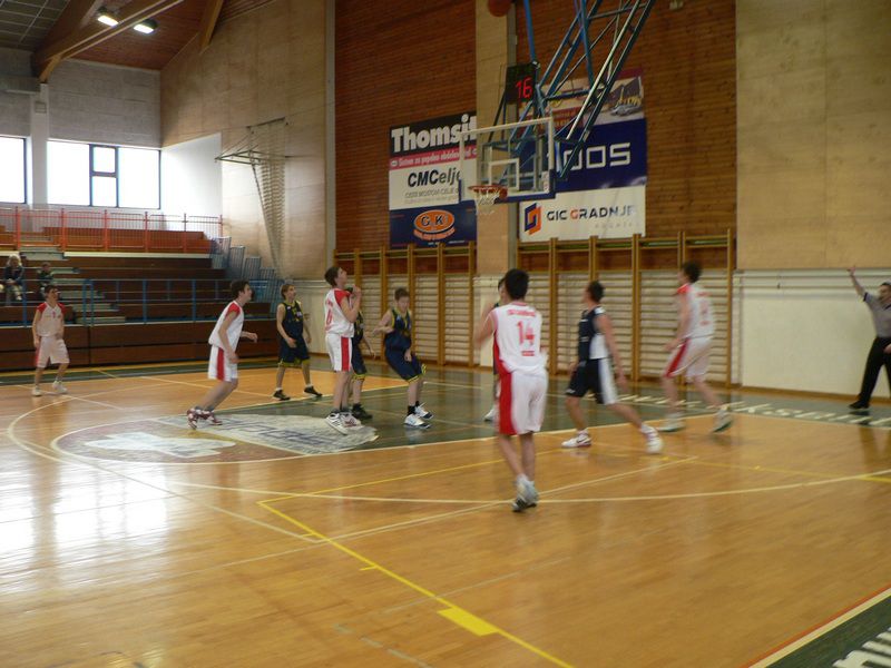 2010-04 mednarodno košarkarsko druženje - foto povečava