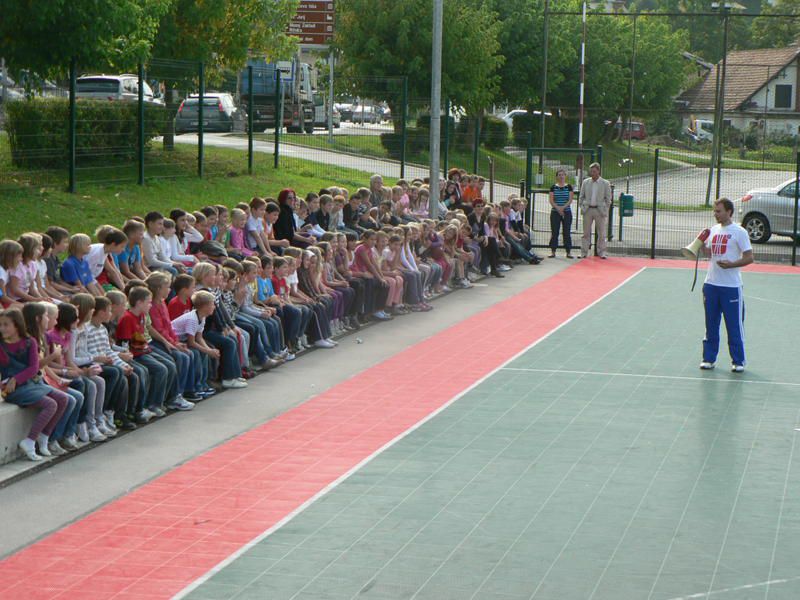 2010-09 košarkarji pri učencih OŠ - foto povečava