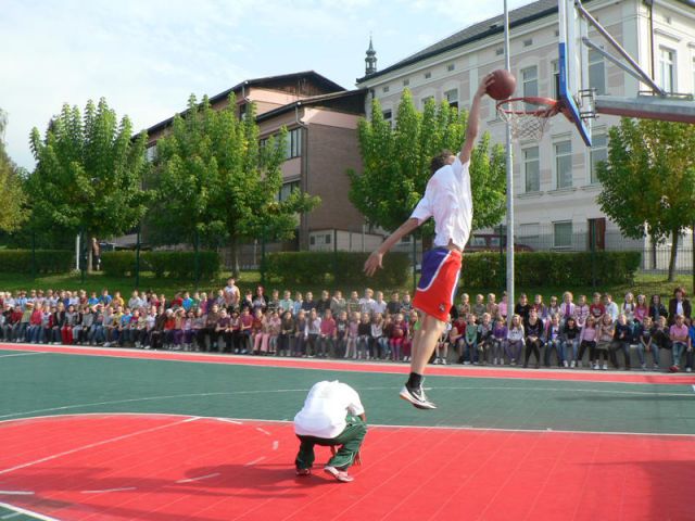 2010-09 košarkarji pri učencih OŠ - foto