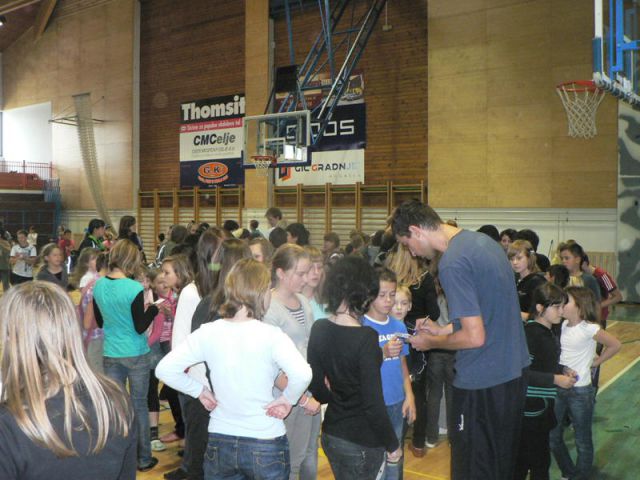 2010-09 košarkarji pri učencih OŠ - foto
