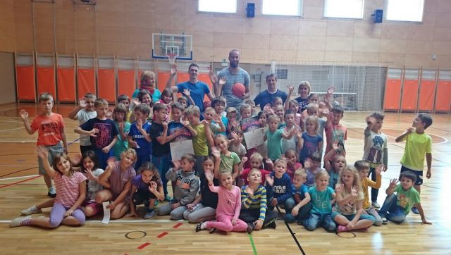 2015-09 predstavitev Šole košarke OŠ Planina - foto