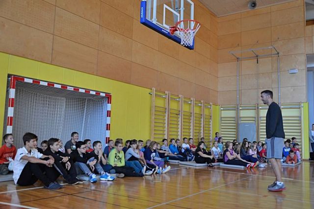 2015-09 predstavitev Šole košarke OŠ Ponikva - foto