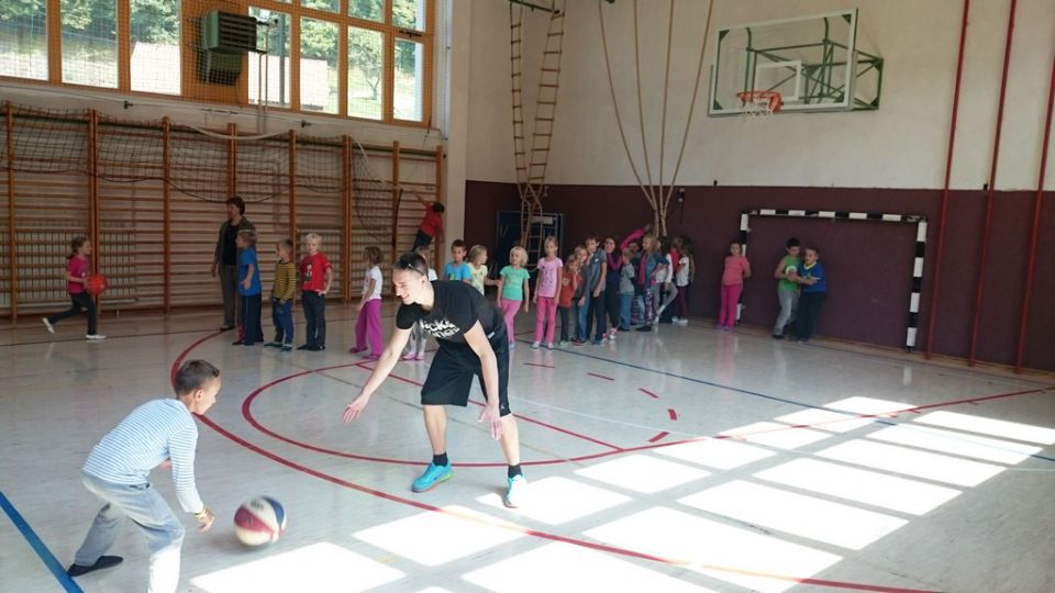  2015-09 predstavitev šole košarke oš dobje - foto povečava