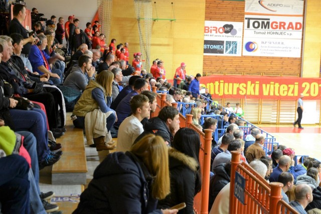 2016-11-28 tajfun vs. hopsi - foto