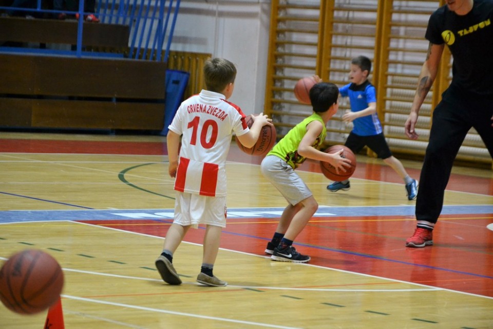 2016-12-15 zaključek ml. sel. in šol košarke - foto povečava