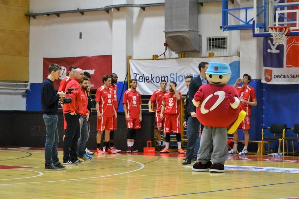 2017-02-04 tajfun vs helios suns - foto povečava