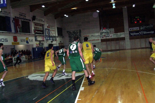 2006-04-15 vs. Union Olimpija - foto povečava