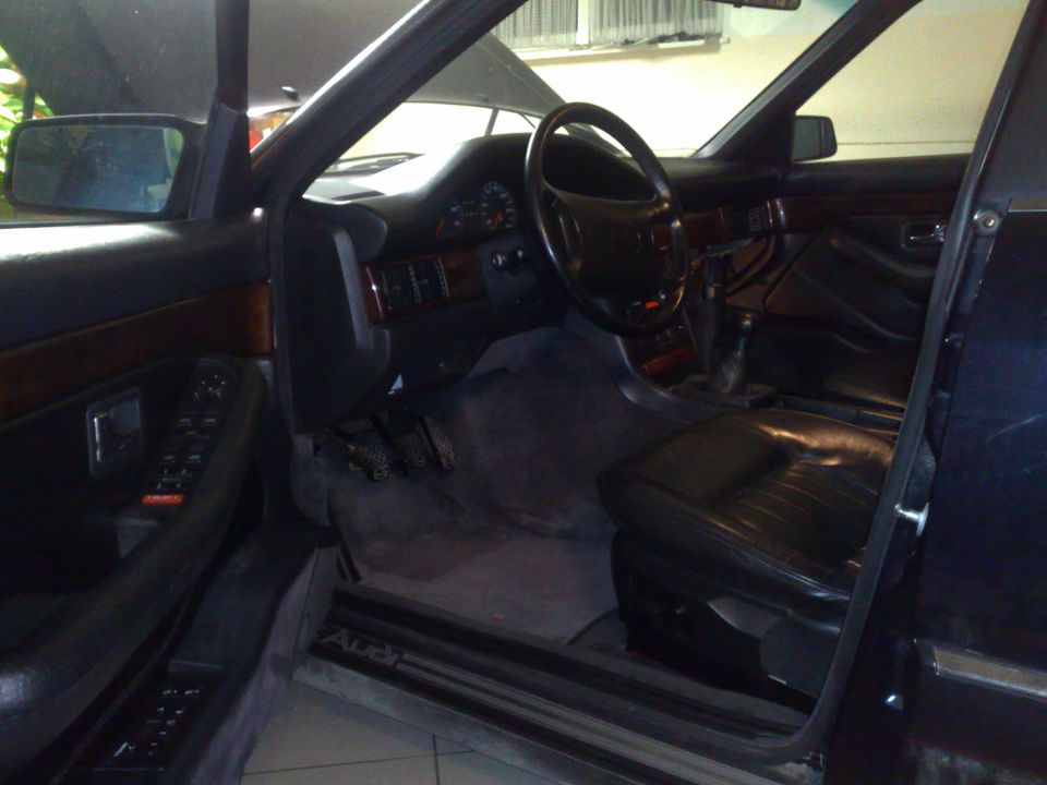 Audi v8 2011 - foto povečava