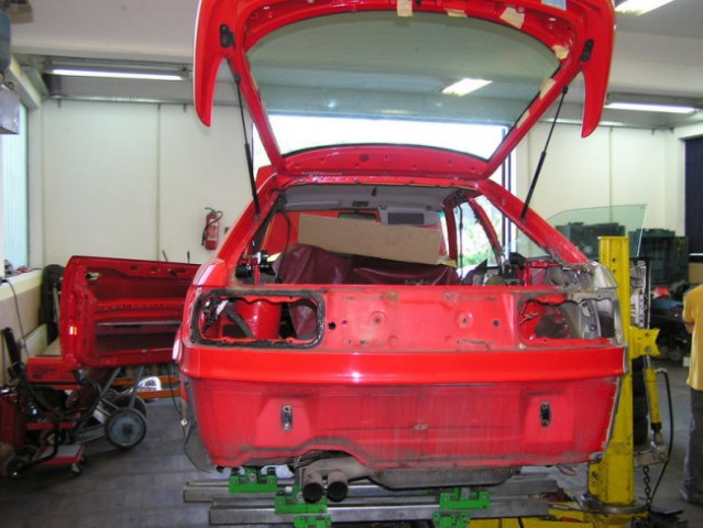 Popravilo po nesreči n - foto