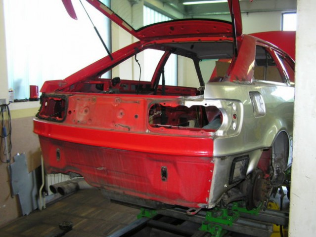 Popravilo po nesreči n - foto