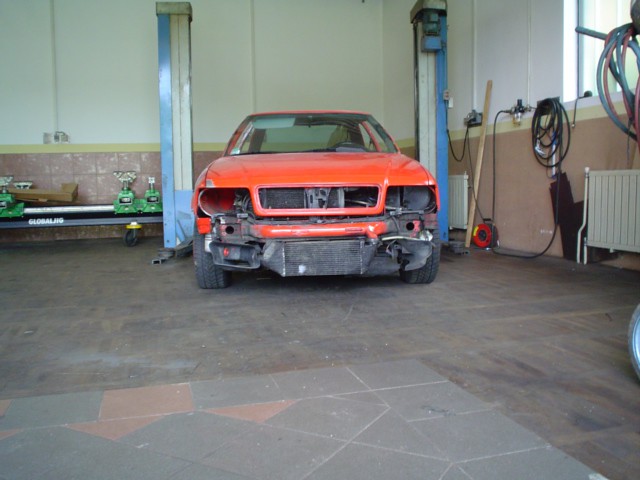 Popravilo po nesreči n - foto