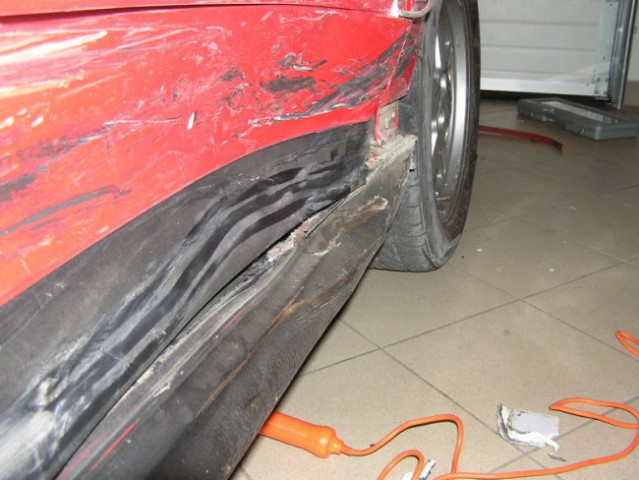 Popravilo po nesreči n - foto