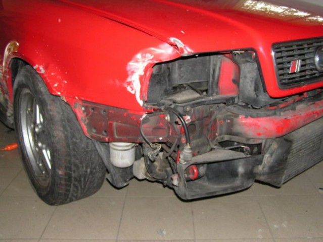 Popravilo po nesreči n - foto