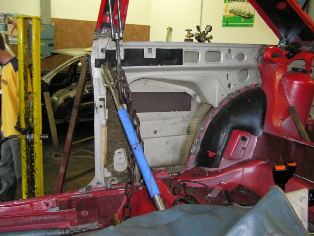 Popravilo po nesreči n - foto