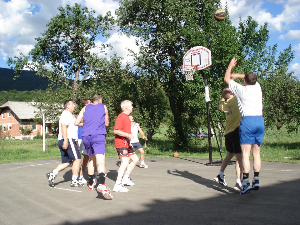 Košarka-piknik - foto povečava