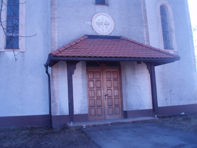 Vhod v evangeličansko cerkev v Selu na Goričkem