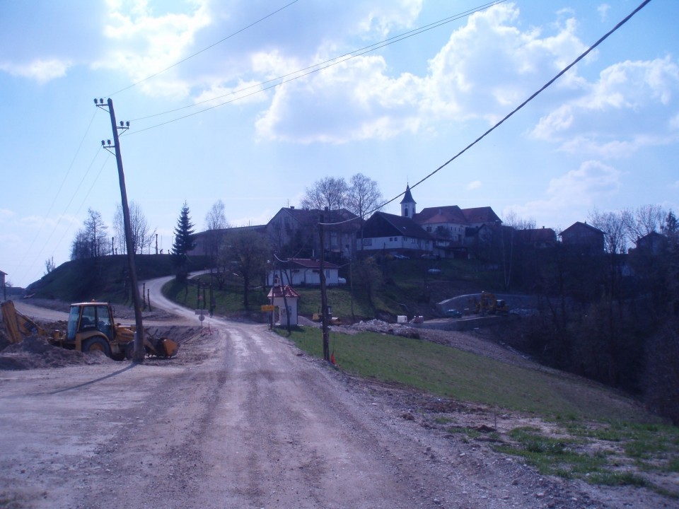 Zgornja Velka je v obnovi cestnega, komunalnega... omrežja.