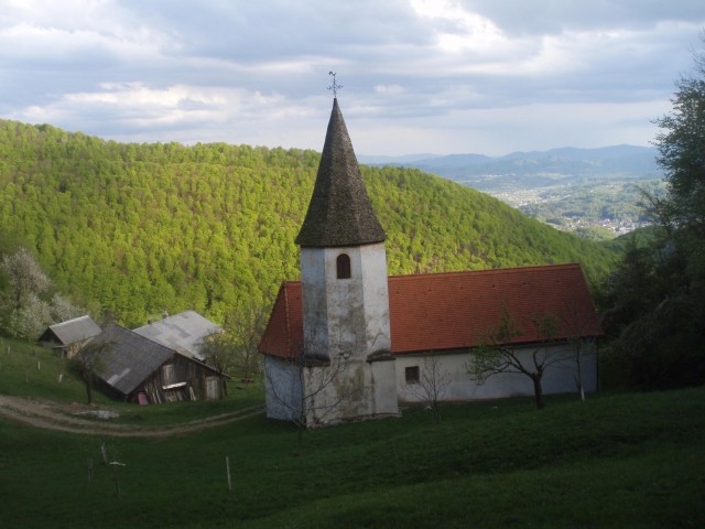 Še iz drugega zornega kota z Rogaško Slatino v ozadju.