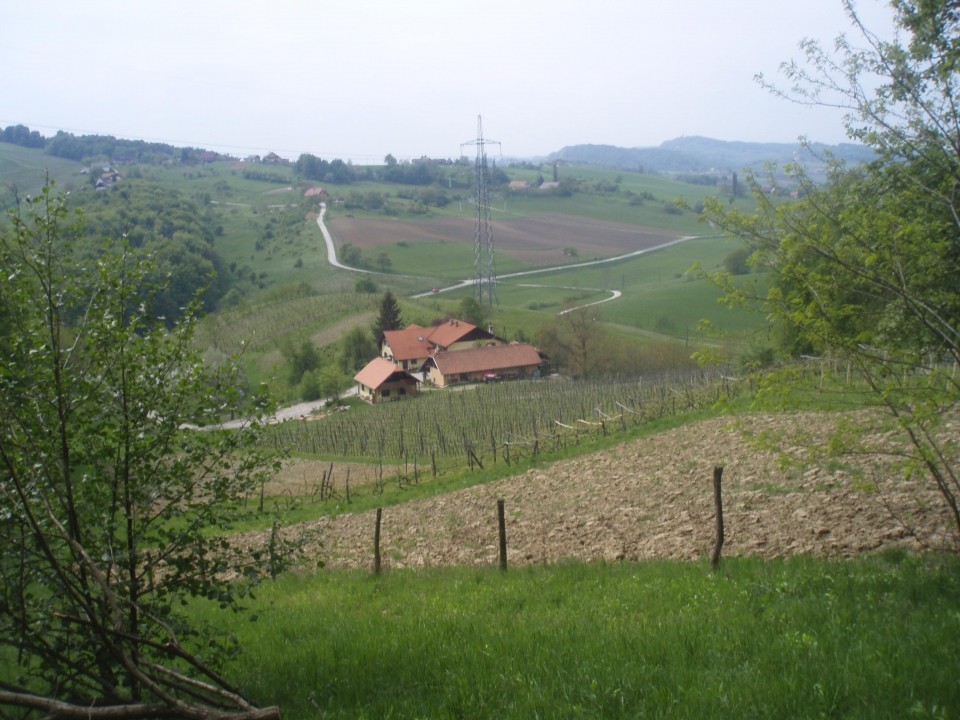 Turistična kmetija Gaube in žig in ura je bila nekaj čez  drugo popoldan.