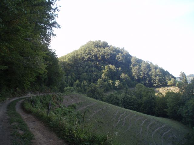 Resenik 569m.n.v & Sv. Ana nad Makolami - foto