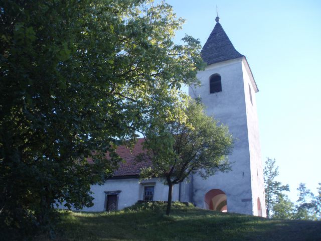 Resenik 569m.n.v & Sv. Ana nad Makolami - foto