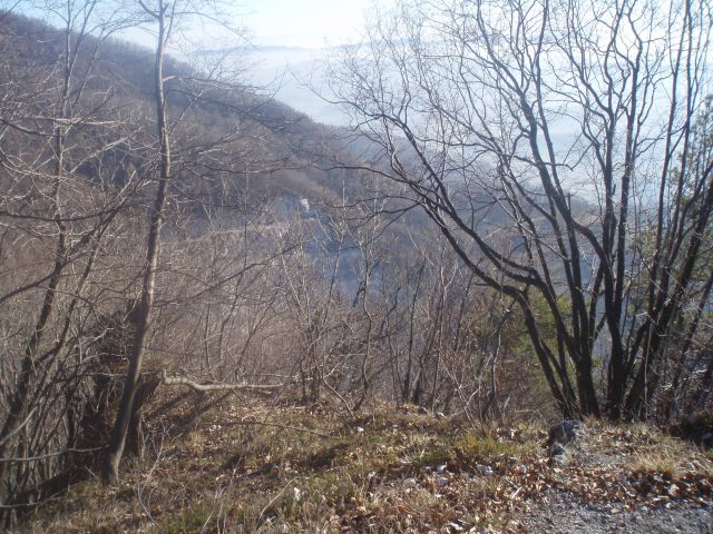 ...za razgled se sami potrudite ,,tu gor,,...