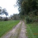 ...v kombinaciji gozdne poti in asfaltne ceste spust navzdol in že ob Dravinji...