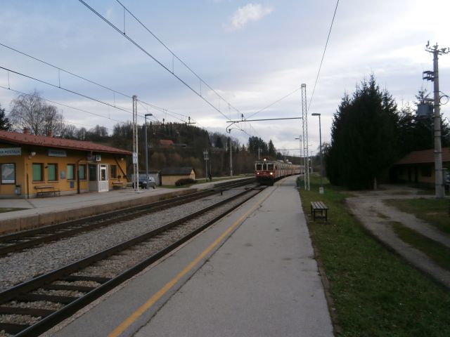 In ob 14:44 domov, tri minute zamude...in povratek v Poljčane.