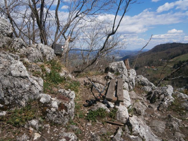 Celjsko hribovje nad Štorami in Celjem - foto