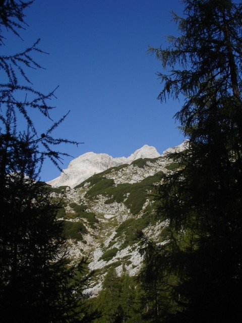 Triglavski Vogel (levo), Mali Triglav (sredina), Triglav (desno)