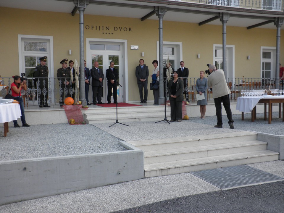 RUSKI VELEPOSLANIK NA RUSKI STEZI - foto povečava