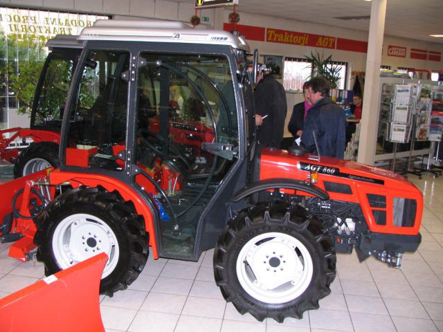 Traktorji AGT - foto povečava