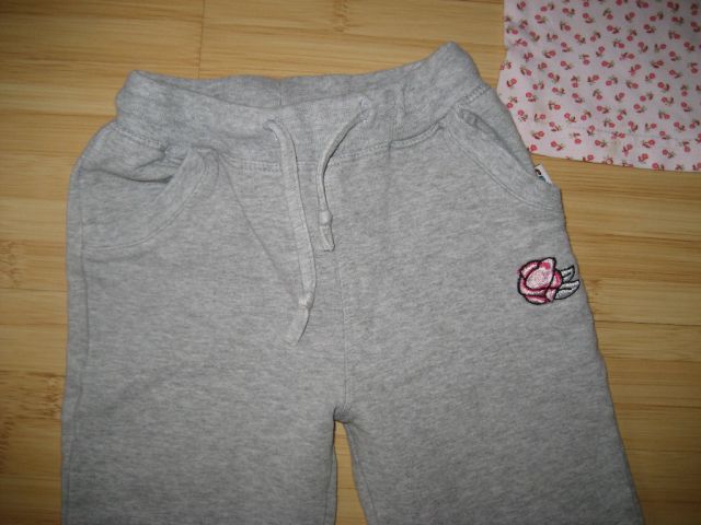 Hlače, trenirka in majčka hm, št. 80, vsak kos 2 eur, komplet 5 eur