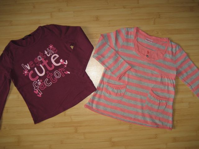 Majčka 98 - 104, leva prodana, desna 2 eur