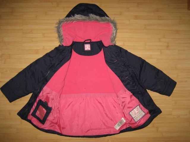 Bele lise so od fleša, bunda Marks&Spencer, vel 104-110, temno modra, 9 eur