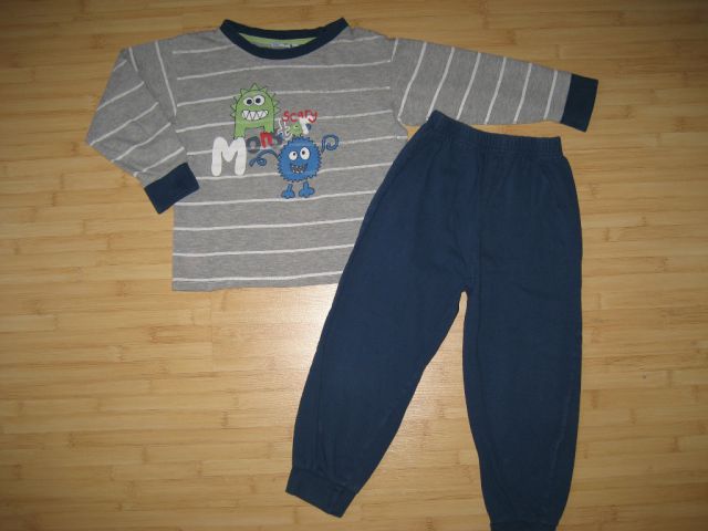 Pižama 110-116, 3 eur