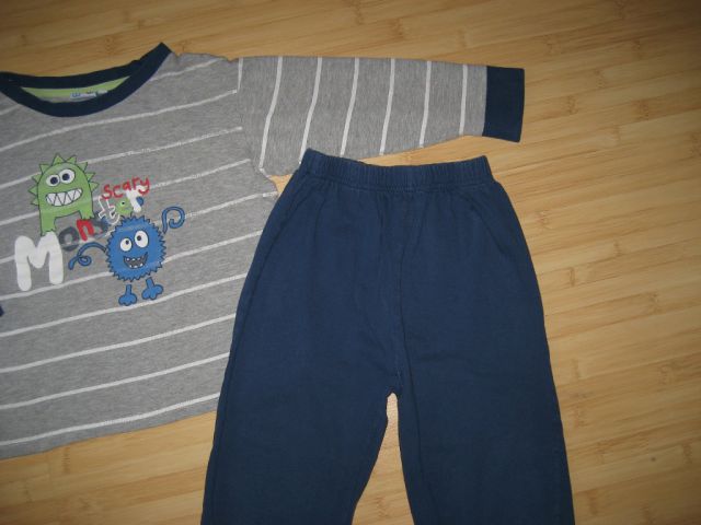 Pižama 110-116, 3 eur