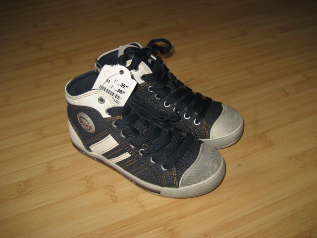Superge Venice, nenošeni, št. 31, pri strani zadrga, 15 eur