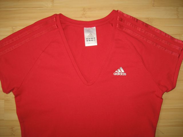 Nenošena, samo oprana ! majčka Adidas št. 36, rdeča, 9 eur