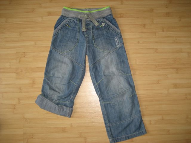 Kavbojke Next 5-6 let, kot nove, elastika v pasu, 7 eur, rezervirane